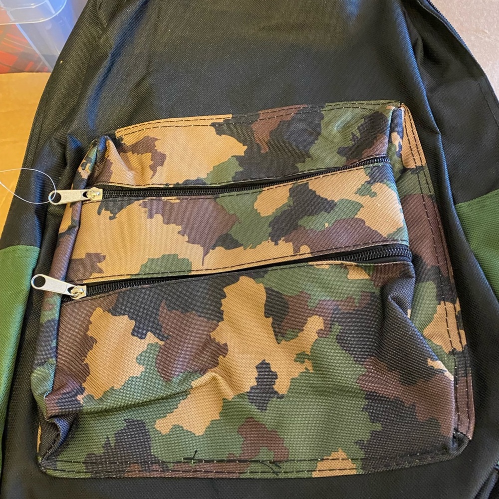 Back pack (new) - Picture 2 of 3